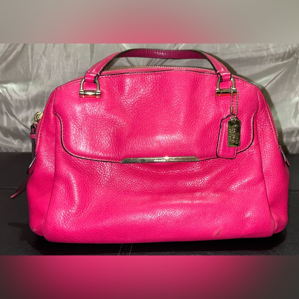 🥰 DOUBLE ZIPPER HOT PINK COACH PURSE